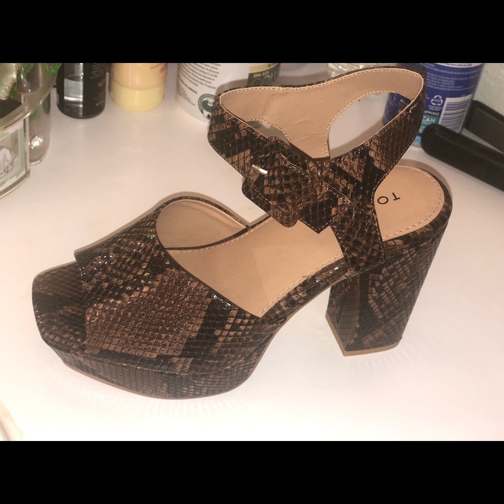 Snakeskin Platforms!!